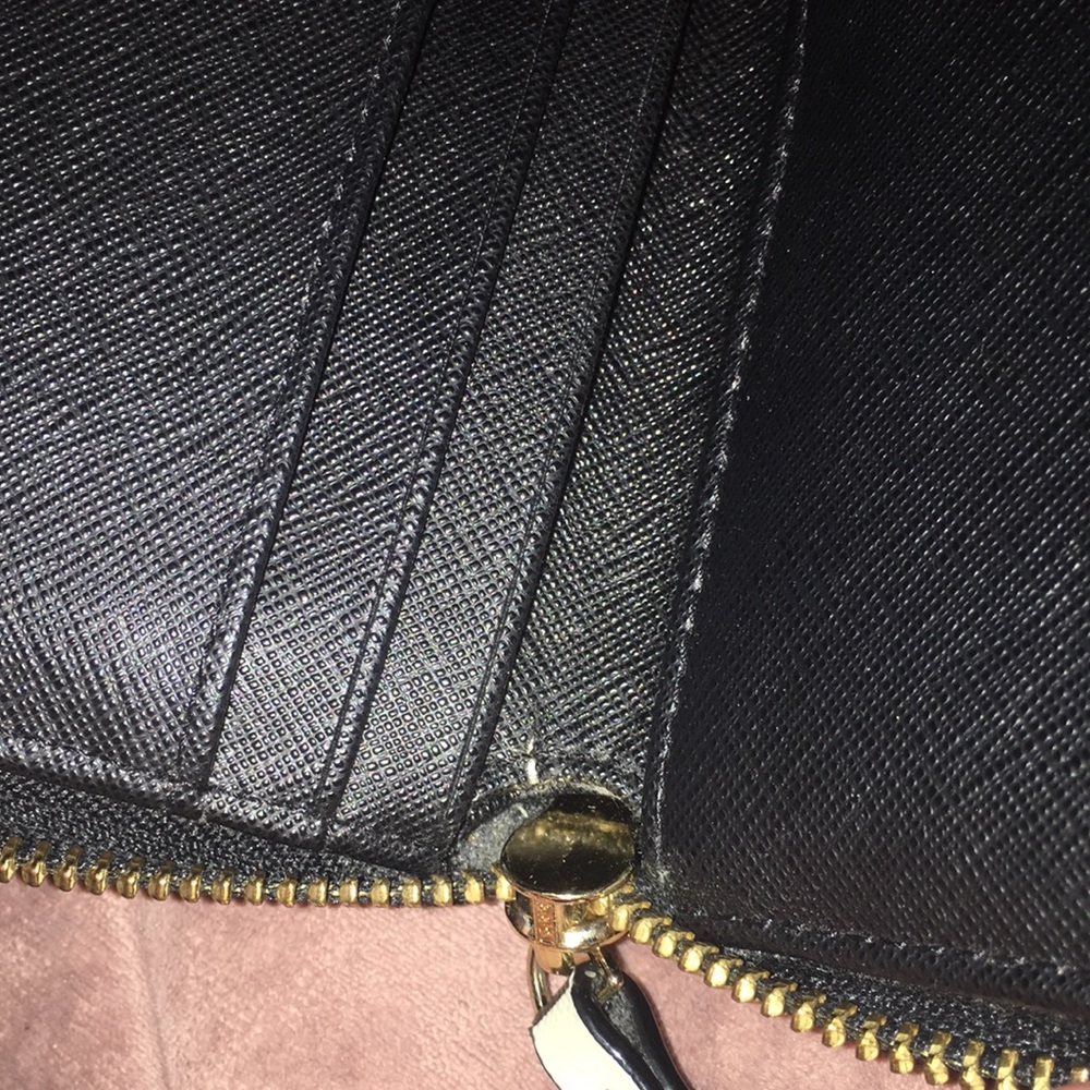 Kate Spade zip around wallet - Picture 5 of 10